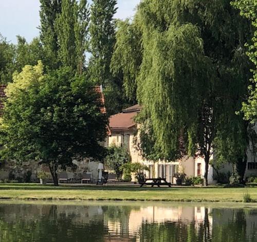 Le Moulin De Longchamp - Maison D'Hotes Lent Exteriör bild